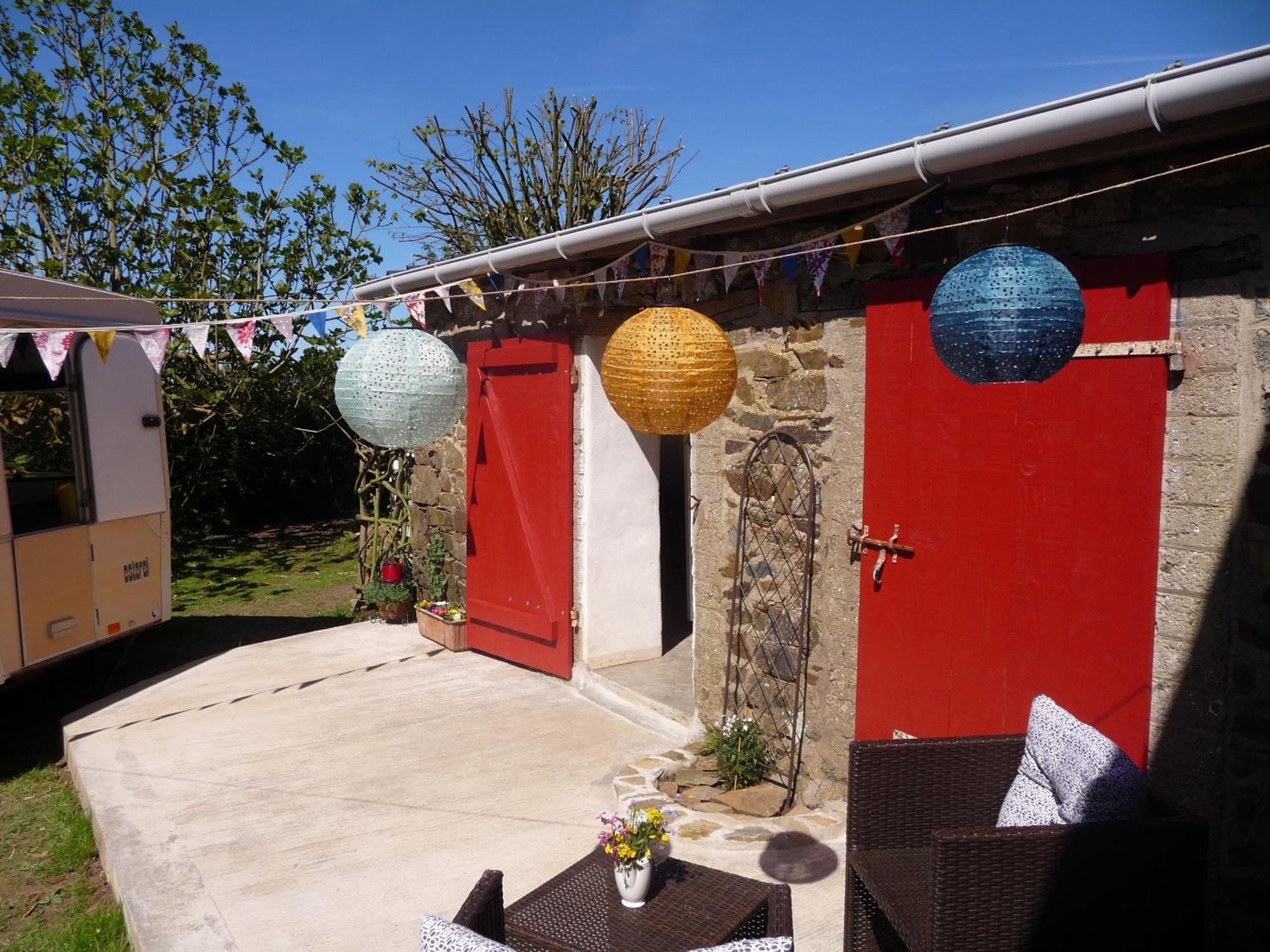 Bretagne Chambre D'Hotes Suite 53M2 Et Caravane Vintage Avec Cuisine Et Salle De Bains Privees Brittany B&B 53M2 Suite And Vintage Caravan Glamping With Private Kitchen And Bathroom Pleumeur-Gautier 外观 照片