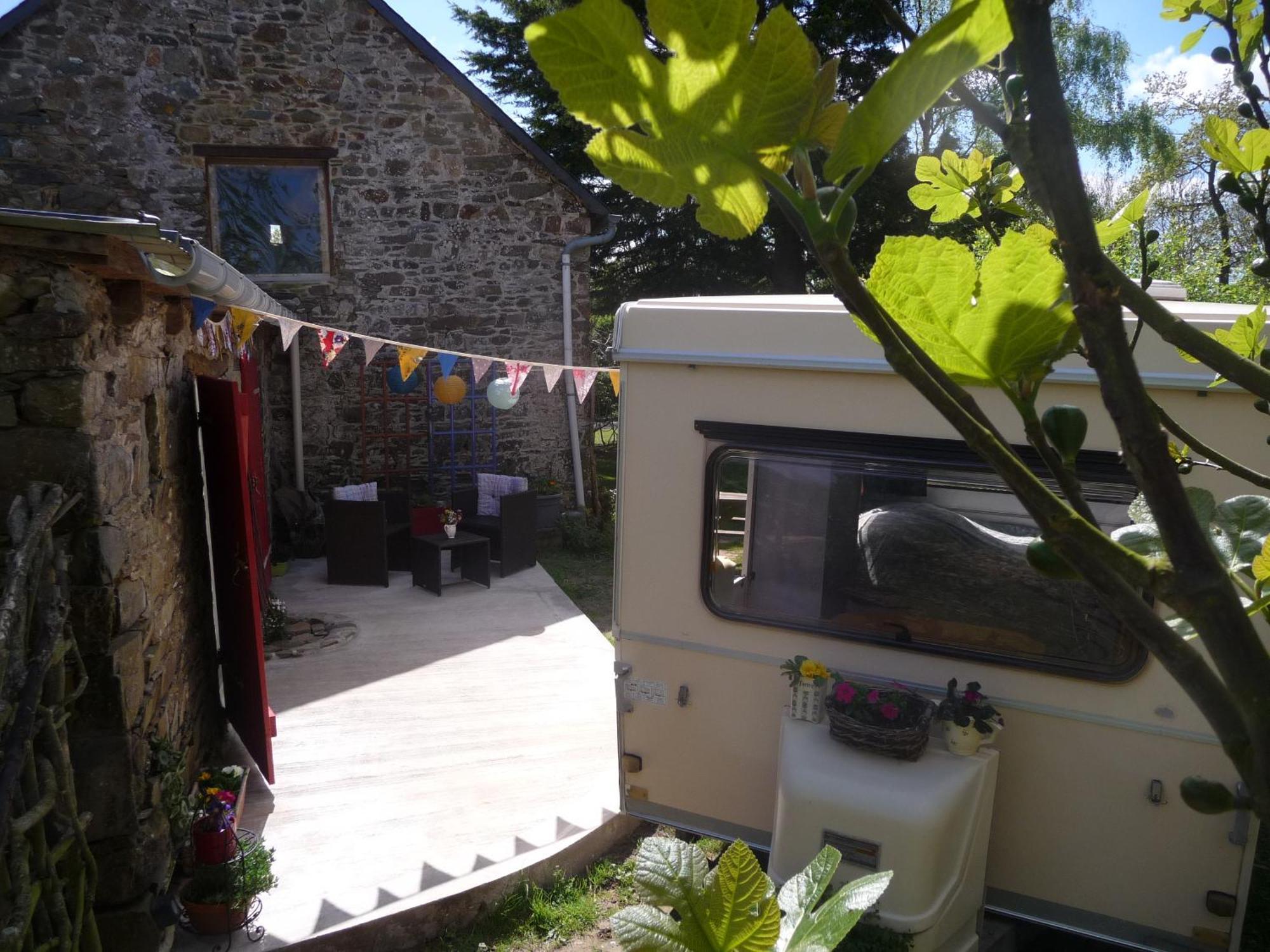 Bretagne Chambre D'Hotes Suite 53M2 Et Caravane Vintage Avec Cuisine Et Salle De Bains Privees Brittany B&B 53M2 Suite And Vintage Caravan Glamping With Private Kitchen And Bathroom Pleumeur-Gautier 外观 照片